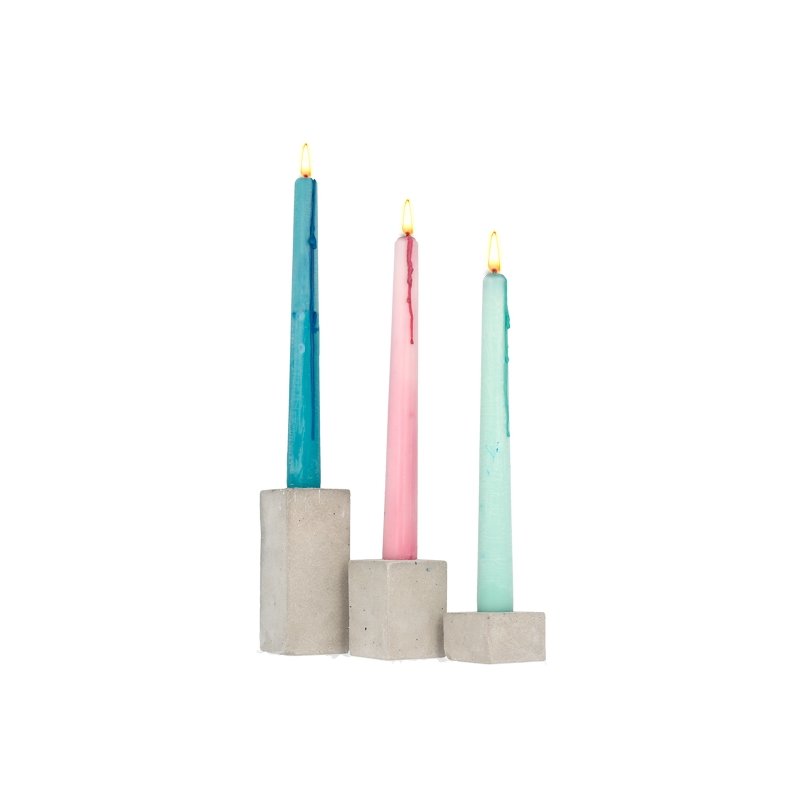 En Gran Velada puedes comprar moldes para hacer candelabros de cemento. Son de silicona, faciles de usar. Amplio catalogo para p