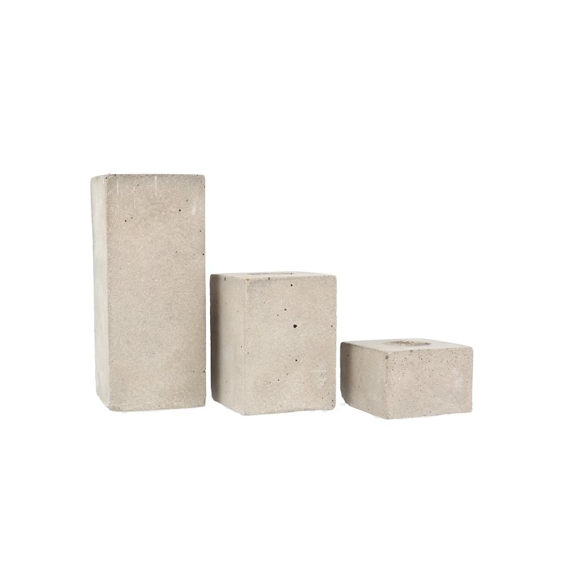 En Gran Velada puedes comprar moldes para hacer candelabros de cemento. Son de silicona, faciles de usar. Amplio catalogo para p