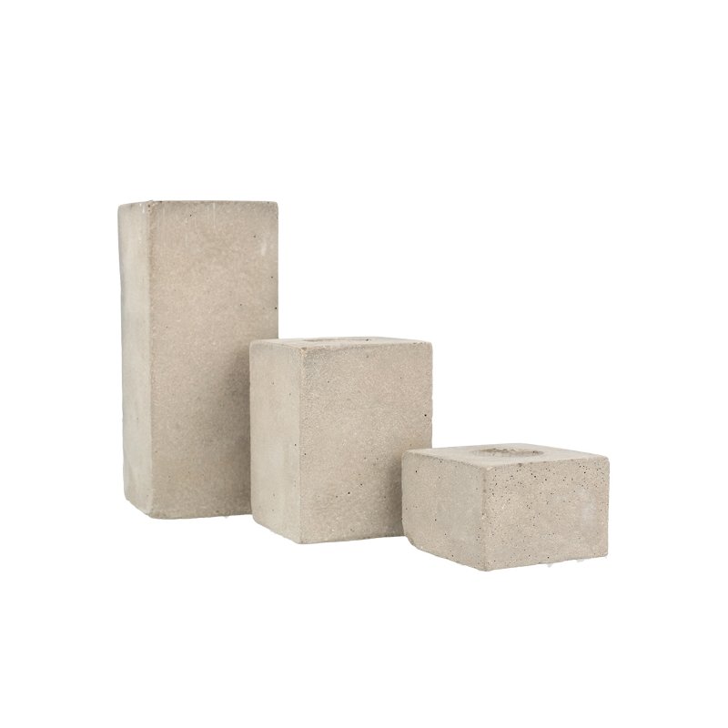 En Gran Velada puedes comprar moldes para hacer candelabros de cemento. Son de silicona, faciles de usar. Amplio catalogo para p