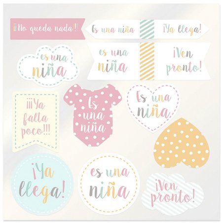 En Gran Velada puedes comprar pegatinas para baby shower como este modelo que combina diferentes diseños de niña. Servicio de pe