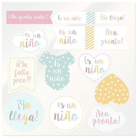 En Gran Velada puedes comprar pegatinas para baby shower como este modelo que combina diferentes diseños de niño. Servicio de pe