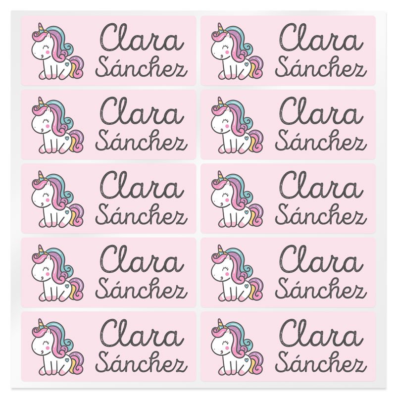 En Gran Velada puedes comprar pegatinas infantiles, como este modelo con un unicornio para personalizar con nombre o una palabra