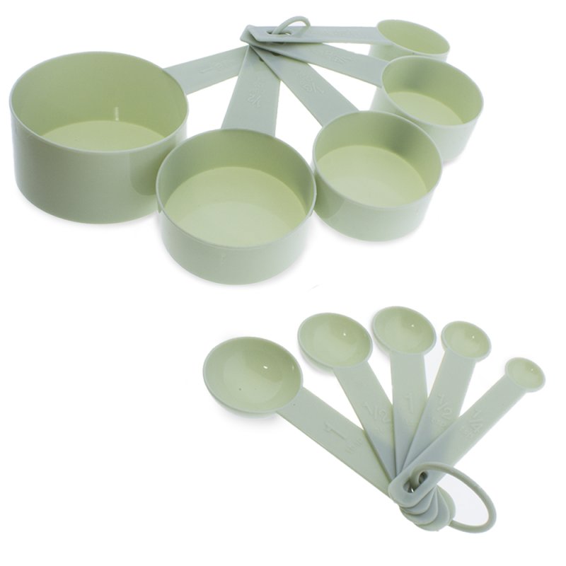 En Gran Velada puedes comprar un completo set medidor de 5 tazas y cucharas para medir desde 1 a 200 g. Son de plástico. Enví­os