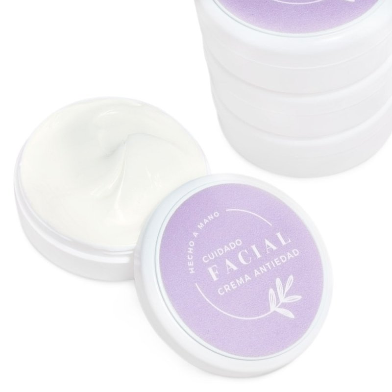 Hacer tu propia crema facial antiedad en casa te resultara muy sencillo con este kit de Gran Velada. Incluye los materiales y la