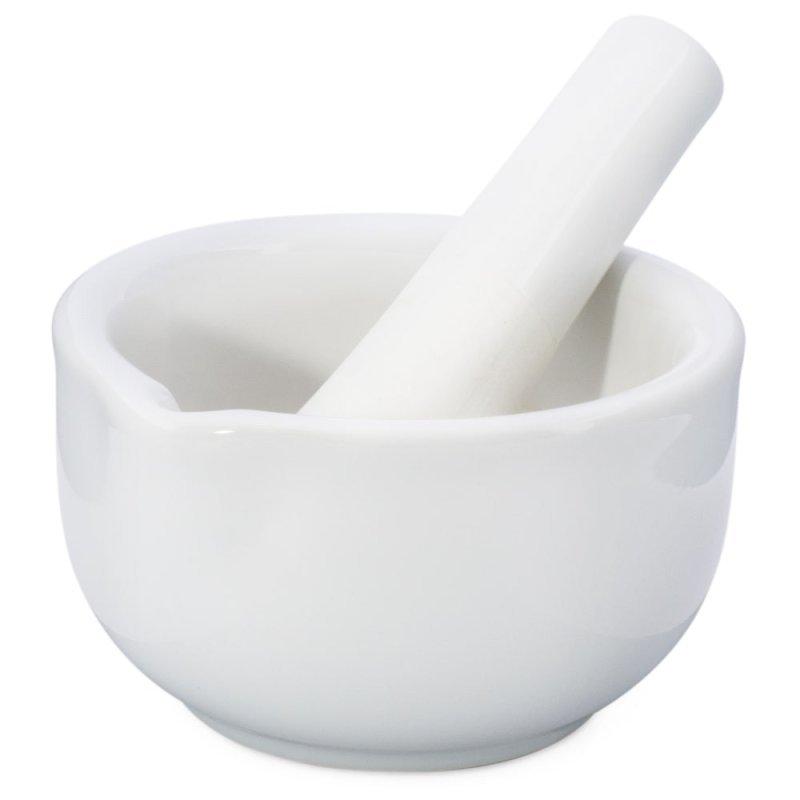 Mortero de porcelana con mano. Ideal para triturar ingredientes en cosmética natural o cocina. Disponible en dos tamaños. ¡Compr