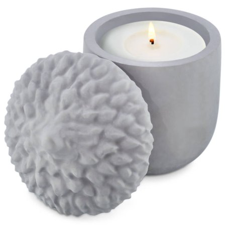 En Gran Velada puedes comprar moldes de silicona para hacer recipientes con tapa para velas, como este de bellota. ¡Fácil de usa