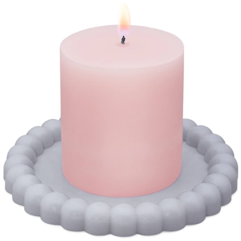 En Gran Velada puedes comprar moldes de silicona para hacer bases y porta velas como este plato con perlas. ¡Resistente y fácil 