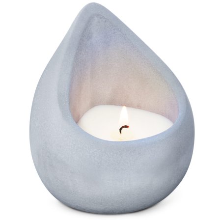 En Gran Velada puedes comprar moldes de silicona para hacer recipientes para velas de masaje, como este en forma de gota. ¡Resis
