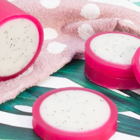En Gran Velada puedes comprar el kit todo incluido para hacer jabon de pitahaya. Incluye materiales + receta. Facil de usar. Env