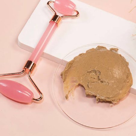 Kit básico con 2 ingredientes y los utensilios para hacer mascarillas de arcilla bentonita en casa. ¡Muy fácil de usar! A la ven