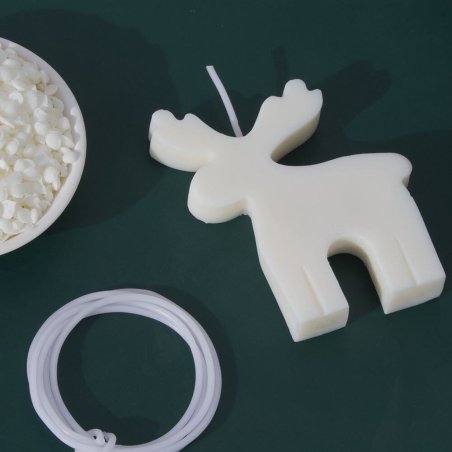 Descubre el kit para hacer velas navideñas de reno en Gran Velada. Incluye materiales e instrucciones paso a paso. ¡Compra ahora
