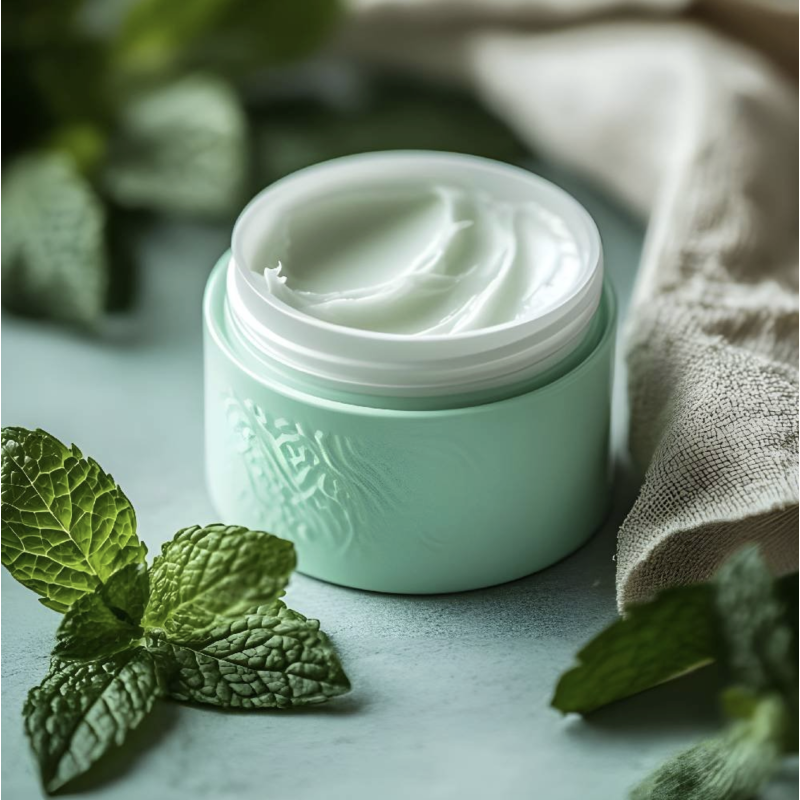 Compra extracto oleoso de menta piperita en Gran Velada. Purificante, antioxidante y protector capilar, ideal para pieles grasas