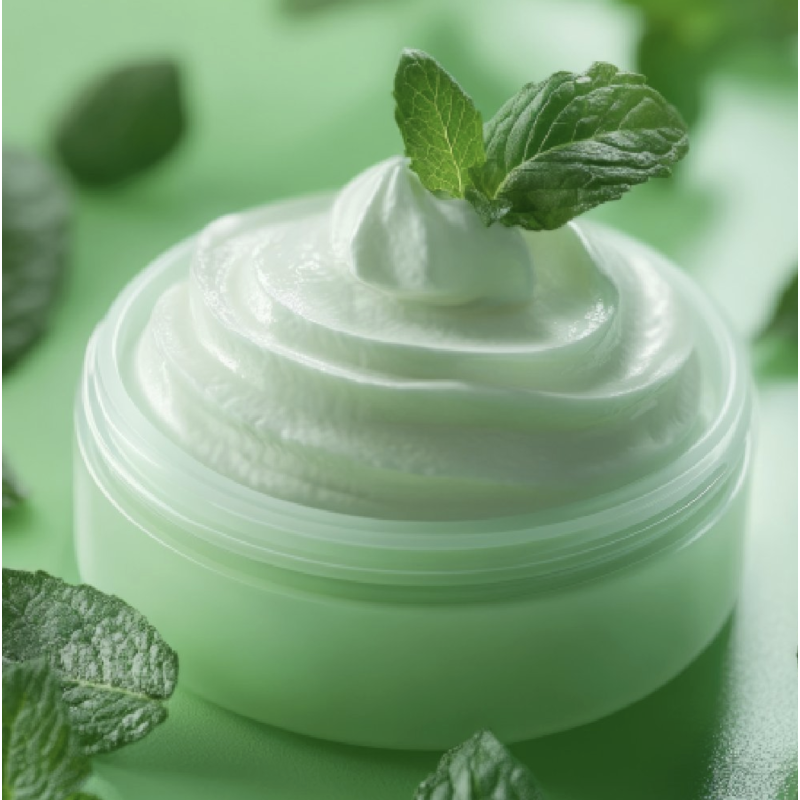 Compra extracto oleoso de menta piperita en Gran Velada. Purificante, antioxidante y protector capilar, ideal para pieles grasas
