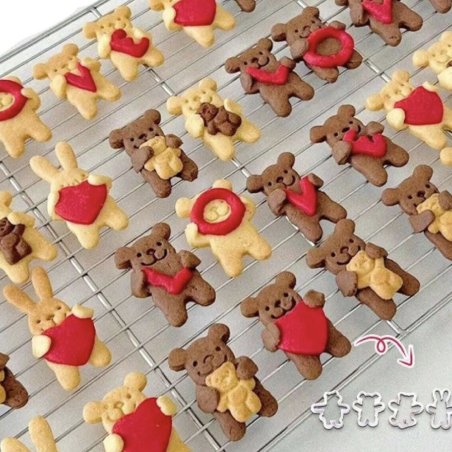 Descubre el set cortapastas animales con sellos para caras en Gran Velada. Ideal para repostería y manualidades. ¡Compra ahora! 