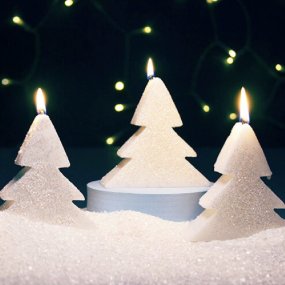 Kit pour fabriquer 5 bougies en forme de sapin de Noël. Matériaux et instructions