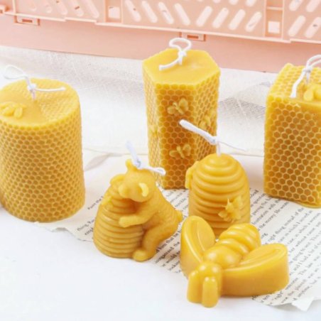 Descubre el molde osito apicultor en Gran Velada. Ideal para crear velas y jabones con un diseño divertido y único. ¡Compra ahor