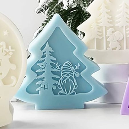 Descubre el molde árbol 2D con Santa en relieve en Gran Velada. Ideal para velas navideñas con detalles únicos. ¡Compra ahora y 