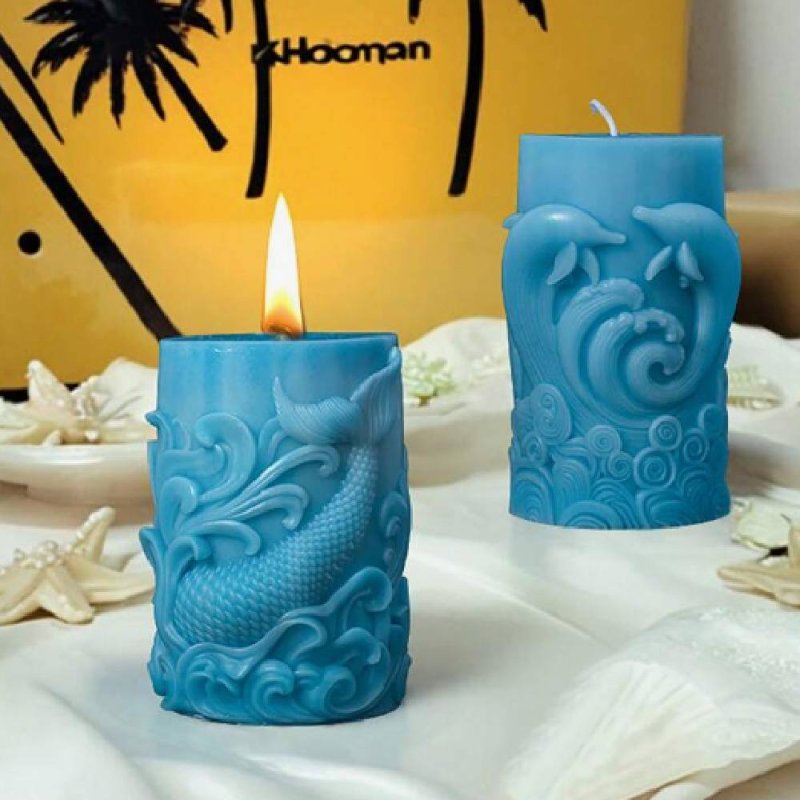 Crea velas temáticas con el molde cirio marino. Diseño con relieves de olas y cola de sirena. Silicona flexible y antiadherente 
