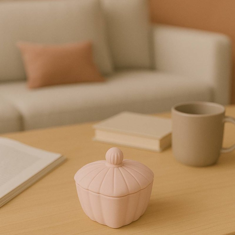 Haz velas con estilo romántico usando este molde en forma de corazón. Ideal para cemento, escayola o resina. ¡Compra online en G