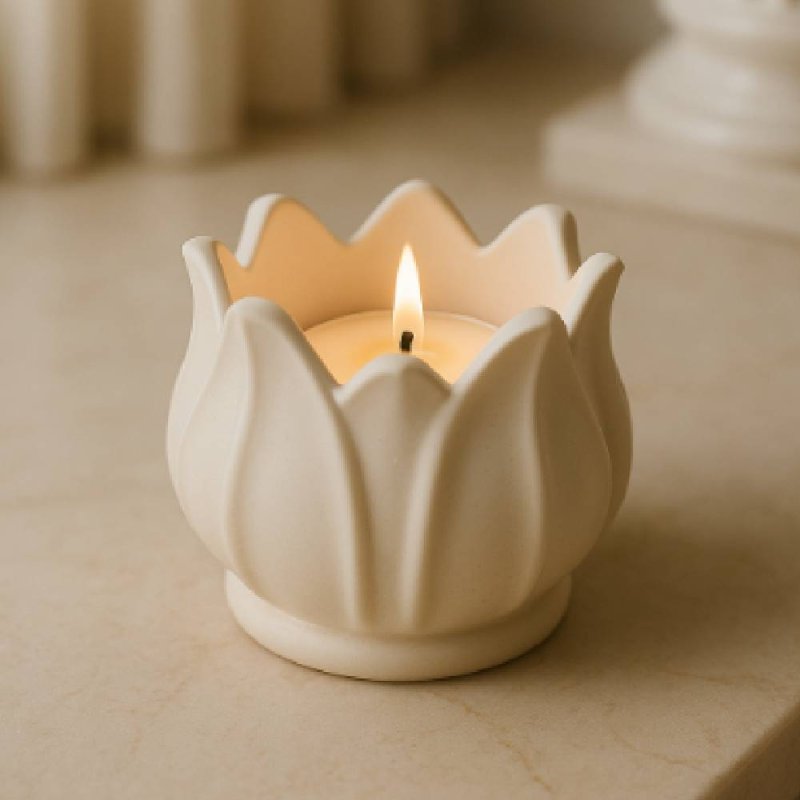 Haz recipientes para velas con el molde tulipán de Gran Velada. Silicona flexible, fácil de desmoldar, ideal para cemento, resin