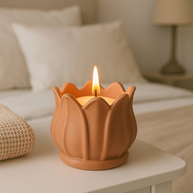 Haz recipientes para velas con el molde tulipán de Gran Velada. Silicona flexible, fácil de desmoldar, ideal para cemento, resin