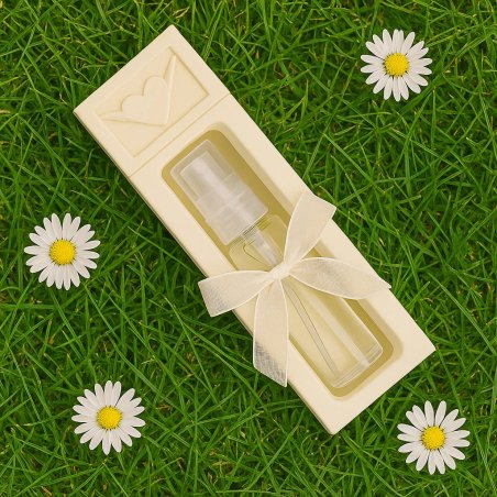 Molde de silicona con relieve de sobre y corazón, ideal para hacer soportes de perfume en resina, escayola o cemento. Flexible y