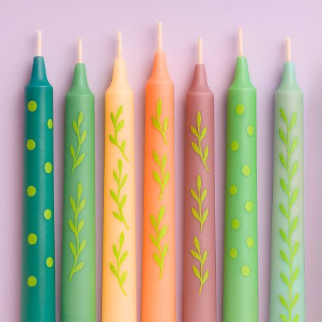 En Gran Velada puedes comprar pintura para velas, como esta en color verde pistacho. Amplia paleta de colores. ¡Fáciles de usar!