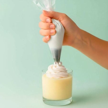 Ideal para decorar velas con cera chantilly, cremas densas y jabones DIY de forma práctica e higiénica. ¡Compra en Gran Velada! 