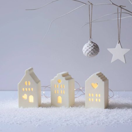 Molde de silicona con 4 casitas navideñas decoradas. Ideal para hacer figuras con cera, jabón o cemento. Flexible, reutilizable 