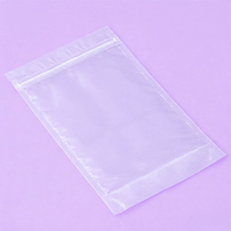 Bolsa de polipropileno, transparente y estable, con base y cierre zip. Tamaño 160 x 270 x 80 mm. Ideal para sales, polvos y prod