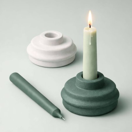Crea portavelas elegantes con este molde candelabro de silicona. Ideal para cemento, resina o escayola. Fácil de usar y con desm