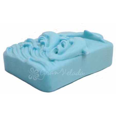 Con nuestro molde serás capaz de hacer pastillas de jabon,que evocan las olas de mar con tres delfines jugando sobre ellas, muy 