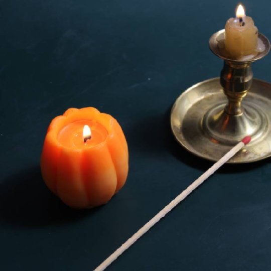 Kit como hacer velas calabaza de halloween. Materiales e instrucciones